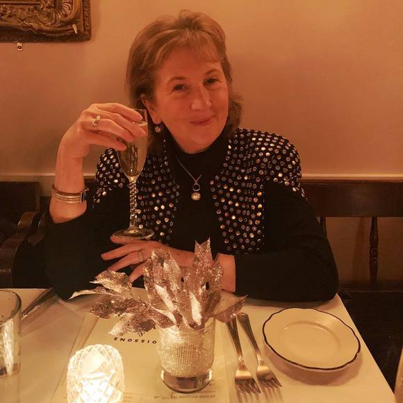 Profile Picture of Anne Neal (@cartera54) on Poshmark