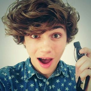 Profile Picture of Ezra Hipper (@ezra.hipper) on Facebook