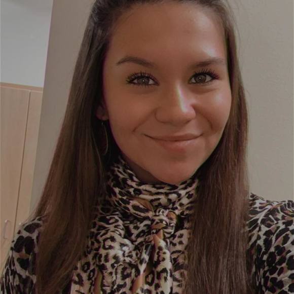 Profile Picture of Karly Swanson (@k_swanson12) on Poshmark