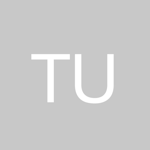 Profile Picture of Tara Utomo (@tarautomo) on Poshmark