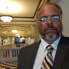 Profile Picture of Jose Uz (@UzJose33) on Twitter