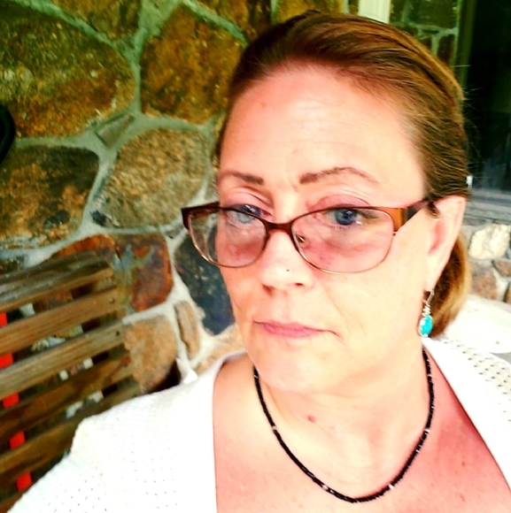 Profile Picture of Vicki Moulton-dougherty (@vmoul) on Poshmark