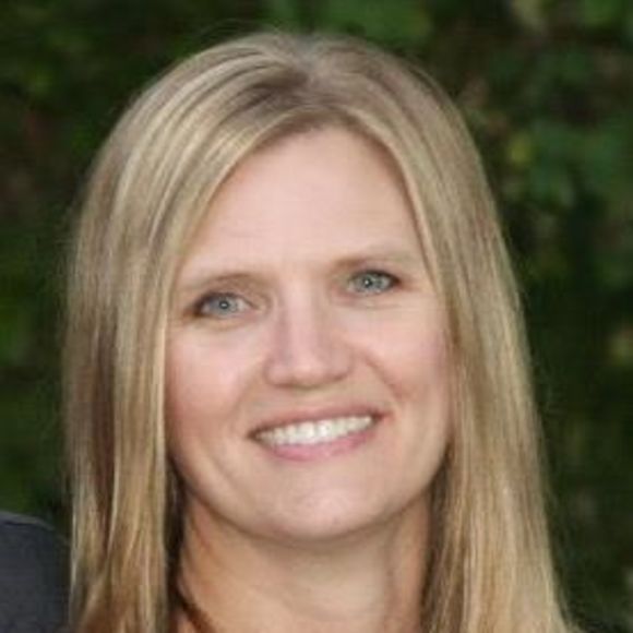 Profile Picture of Emily Wilding (@e_wilding) on Poshmark