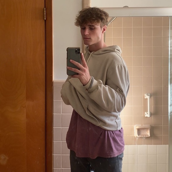 Profile Picture of Devin Warren (@devinwarren513) on Poshmark