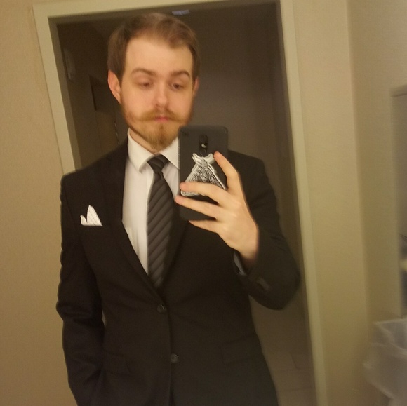 Profile Picture of Ian Berg (@reverend417) on Poshmark