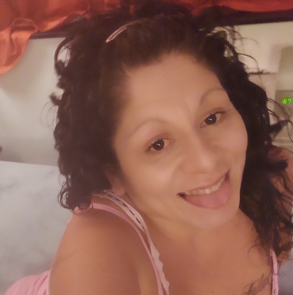 Profile Picture of Denise Ramirez-borrego (@deniseborrego30) on Poshmark