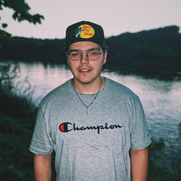 Profile Picture of Jaysen Alfter (@jaysenalfter14) on Poshmark