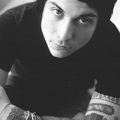 Profile Picture of Frank Iero (@JamesCassells15) on Twitter