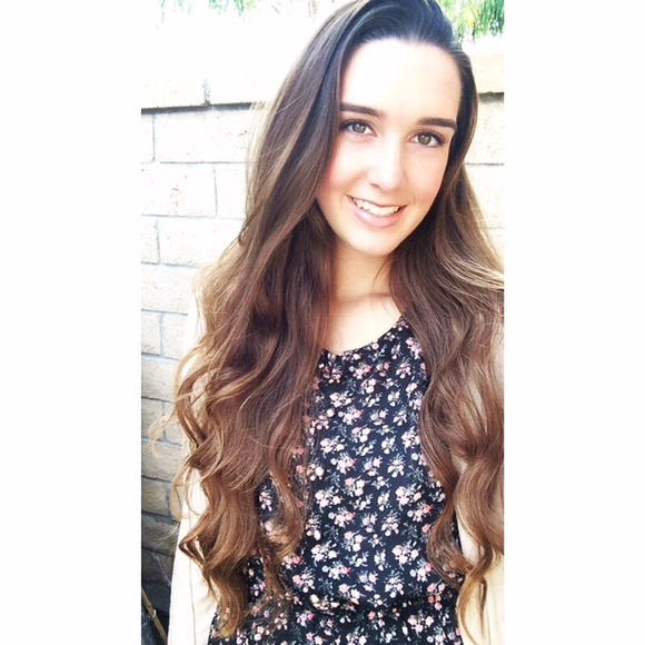 Profile Picture of Megan Ellison (@megelli22) on Poshmark