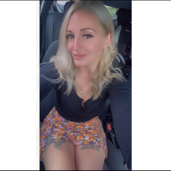 Profile Picture of Alex Picard (@nenettepicard) on Poshmark