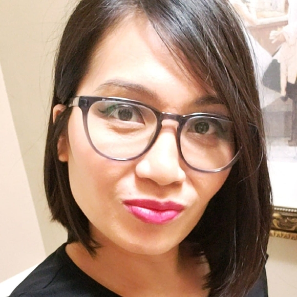 Profile Picture of Febriana Situmeang ayawaila (@febdabest) on Poshmark