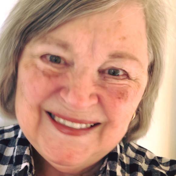 Profile Picture of Sandy Nazaruk (@sandynaz) on Poshmark