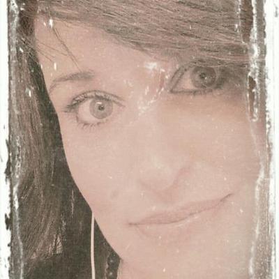 Profile Picture of Yvette Robertson (@YvetteSagourney) on Twitter