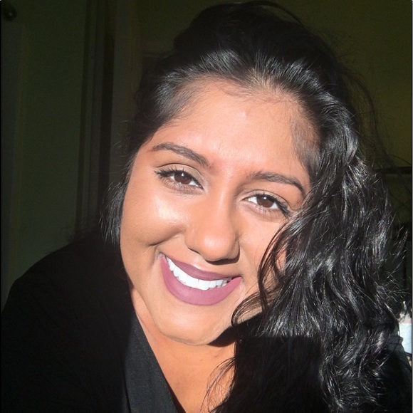 Profile Picture of Kristen David (@kd012687) on Poshmark