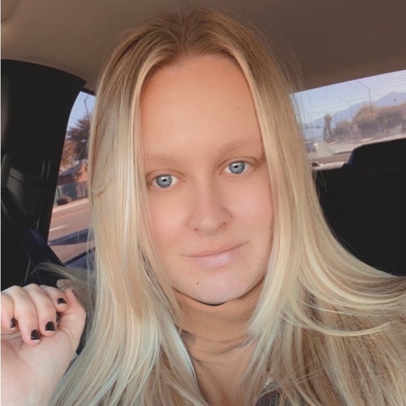 Profile Picture of Kallysta Ketchmark (@kallystak2064) on Poshmark