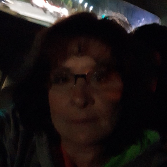 Profile Picture of Bobbi Chapman (@71bchapman) on Poshmark