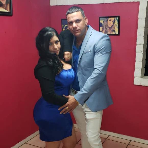 Profile Picture of Keyza Espiau (@keyzag) on Poshmark