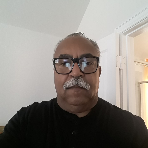 Profile Picture of Derek Gordon (@derekgordon) on Poshmark