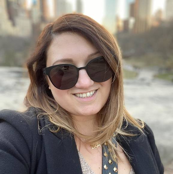 Profile Picture of Jenny Balabanian (@jennybx3) on Poshmark