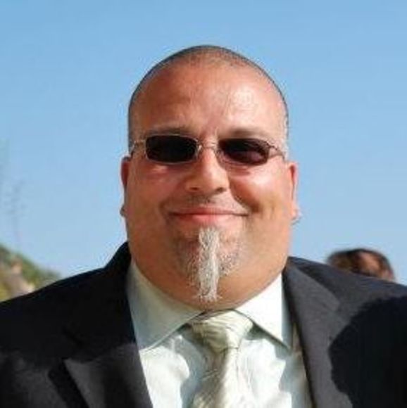 Profile Picture of Richard Fonseca (@rickfonseca2001) on Poshmark