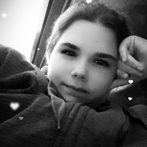 Profile Picture of Linslee Davidson (@davidsonlinslee) on Poshmark