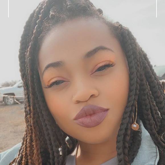 Profile Picture of Nakeisha Ekpe (@nakeishaekpe) on Poshmark