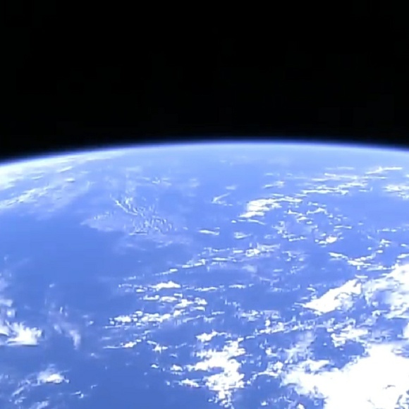 Profile Picture of Robert Glover (@flyerbobg) on Poshmark