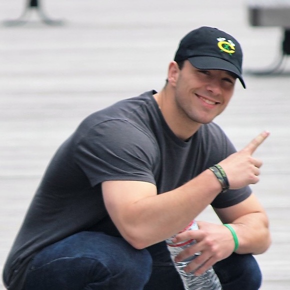 Profile Picture of Sam Daly (@samdaly34) on Poshmark