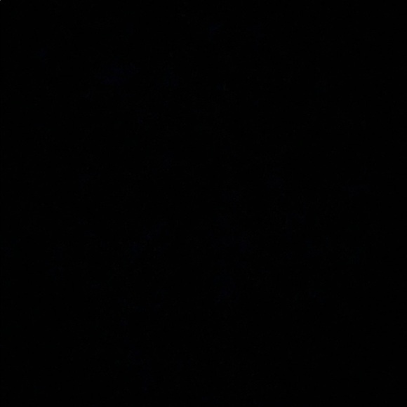 Profile Picture of Ali Leskiw (@alileskiw) on Poshmark