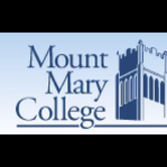 Profile Picture of Renee Cataldi (@eeneridlatac) on Poshmark