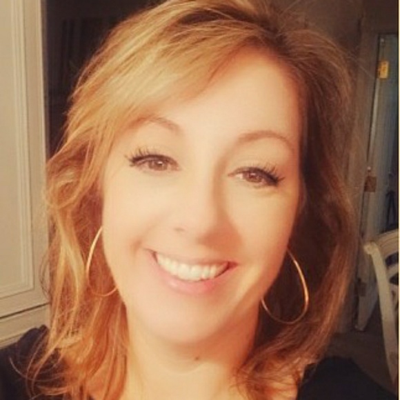 Profile Picture of Kimberly Mocny (@klmocny) on Poshmark