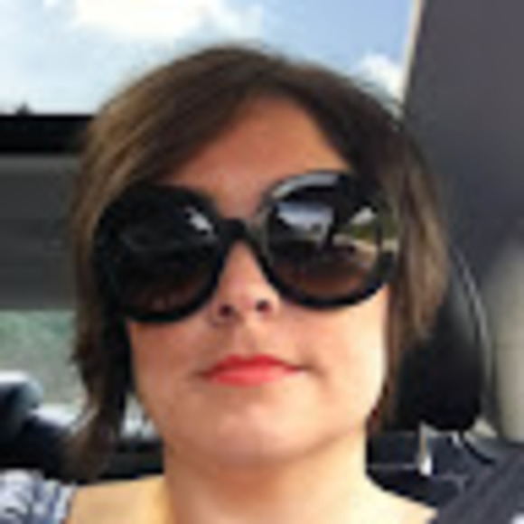 Profile Picture of Danielle Scafidi (@dhwoodward) on Poshmark