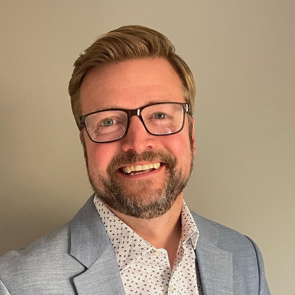 Profile Picture of Paul Horton (@phortonhr) on Poshmark
