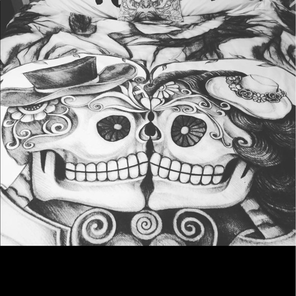 Profile Picture of Alexis Leyba (@mommalex22) on Poshmark