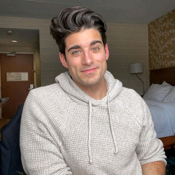 Profile Picture of Dave lenoir 🛬 (@davelenoir0) on Tiktok