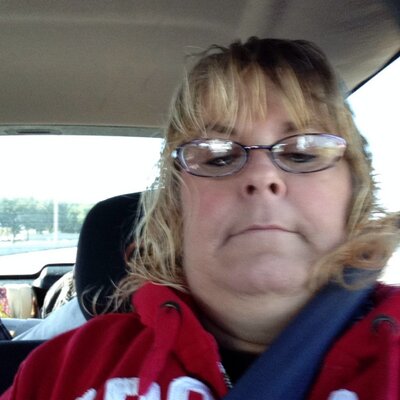 Profile Picture of Julie Hicks (@juliehicks72) on Twitter
