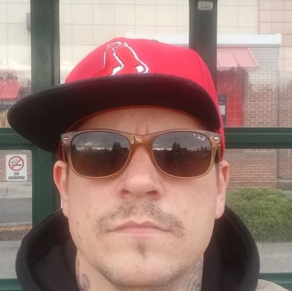 Profile Picture of Joshua Clement (@joshuaclemen660) on Poshmark