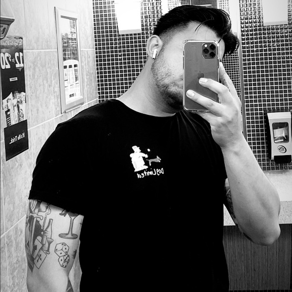 Profile Picture of Aaron Murillo (@dicerolla) on Poshmark
