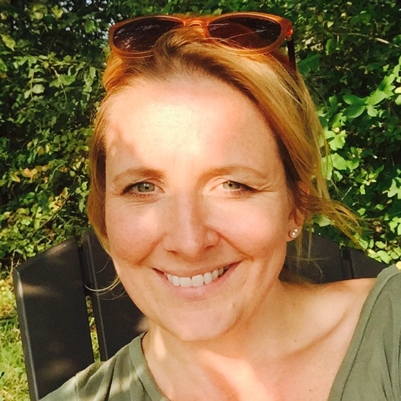 Profile Picture of Dawn Appleman (@elainedecker) on Poshmark