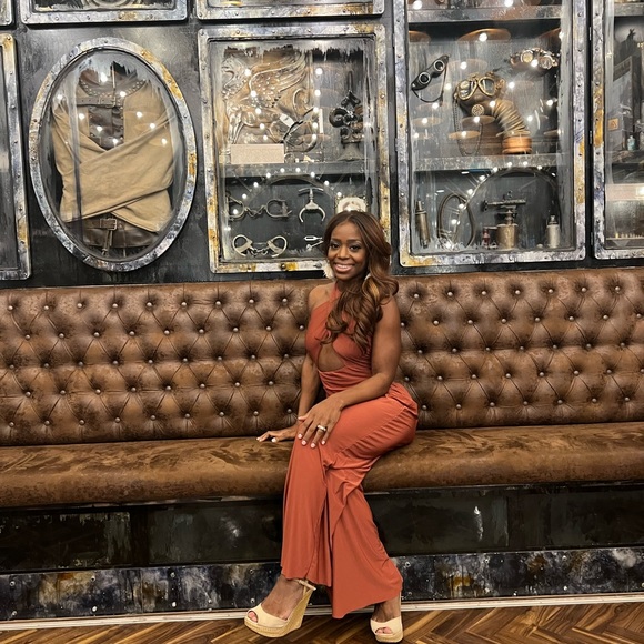 Profile Picture of Shante Branch (@nyc_fashion1) on Poshmark