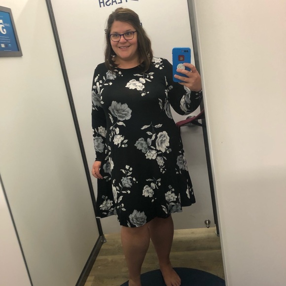 Profile Picture of Harmony Cook (@hda121) on Poshmark