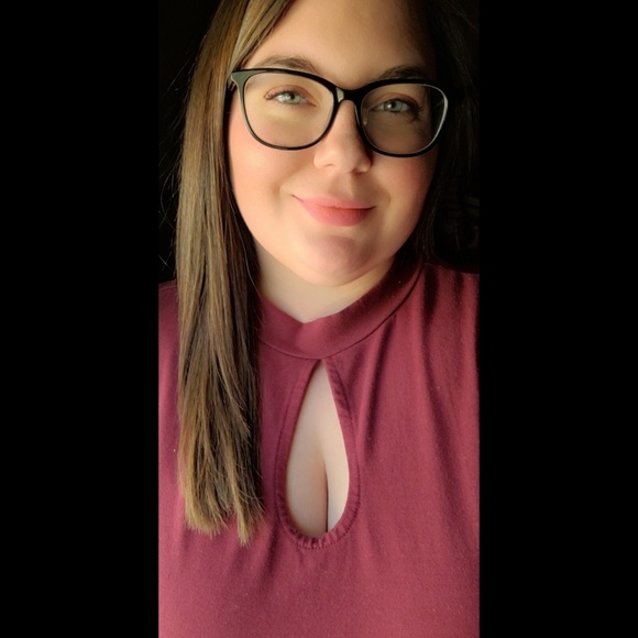 Profile Picture of Chasitee Kresal (@chasiteekresal) on Poshmark