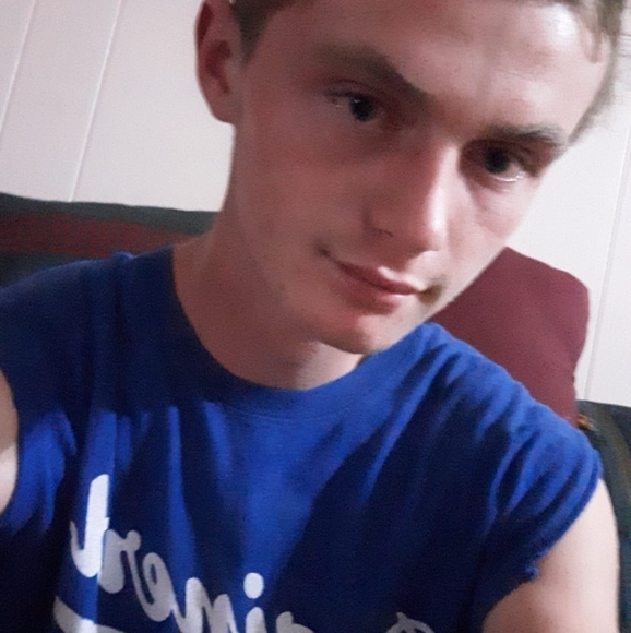 Profile Picture of Scott Rathey (@naterath1103) on Poshmark