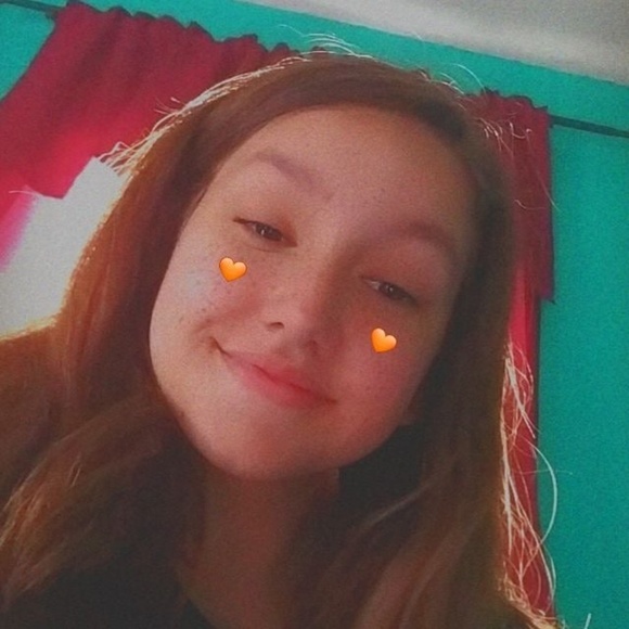 Profile Picture of Trinity Bierwerth (@tribiedrag) on Poshmark