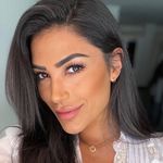 Profile Picture of Laura (@laura_limabeachwear) on Instagram