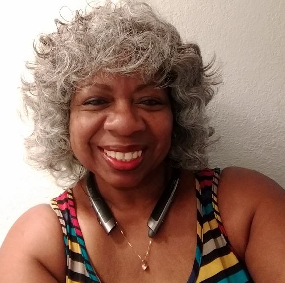 Profile Picture of Fran Thomas (@msflt2458) on Poshmark