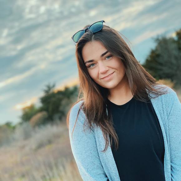 Profile Picture of Kristina Danowski (@kddanowski) on Poshmark