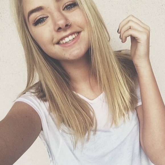 Profile Picture of Jenna Ritchie (@leetei) on Poshmark