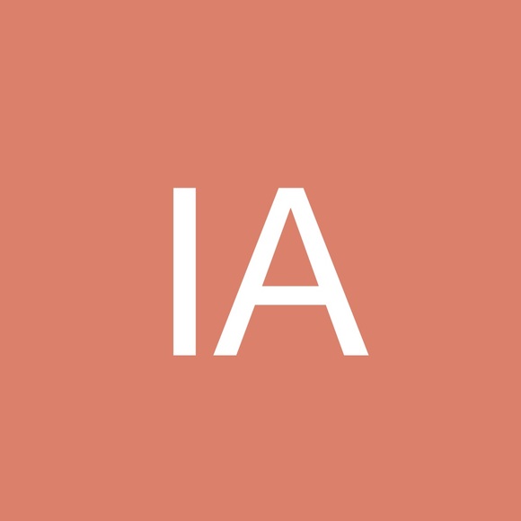 Profile Picture of Indi Andrich (@asharprd) on Poshmark