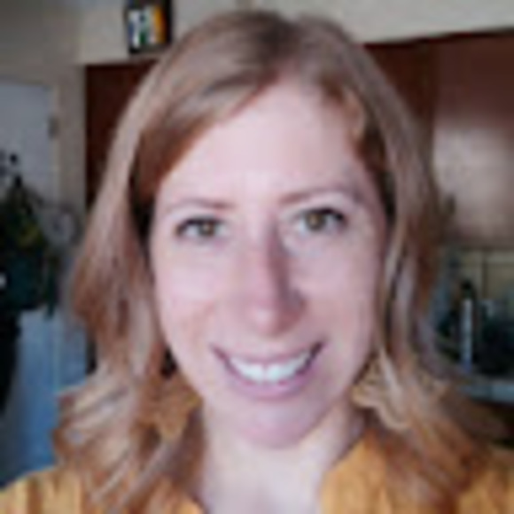 Profile Picture of Chaley Zachmeier (@chalesima) on Poshmark